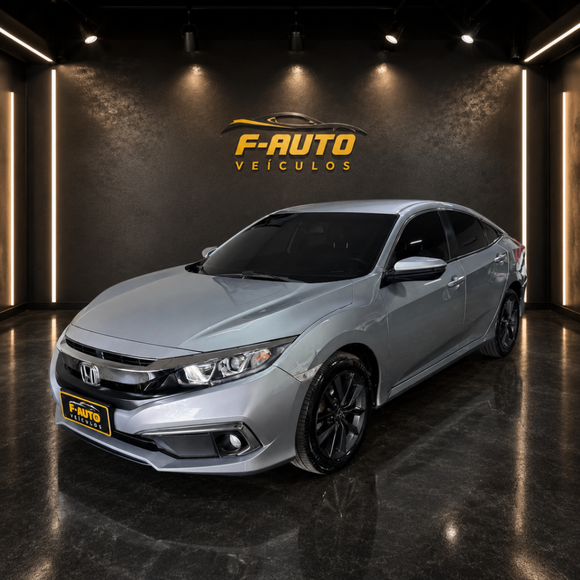 Honda Civic prata com iluminação premium no showroom da F Auto Veículos